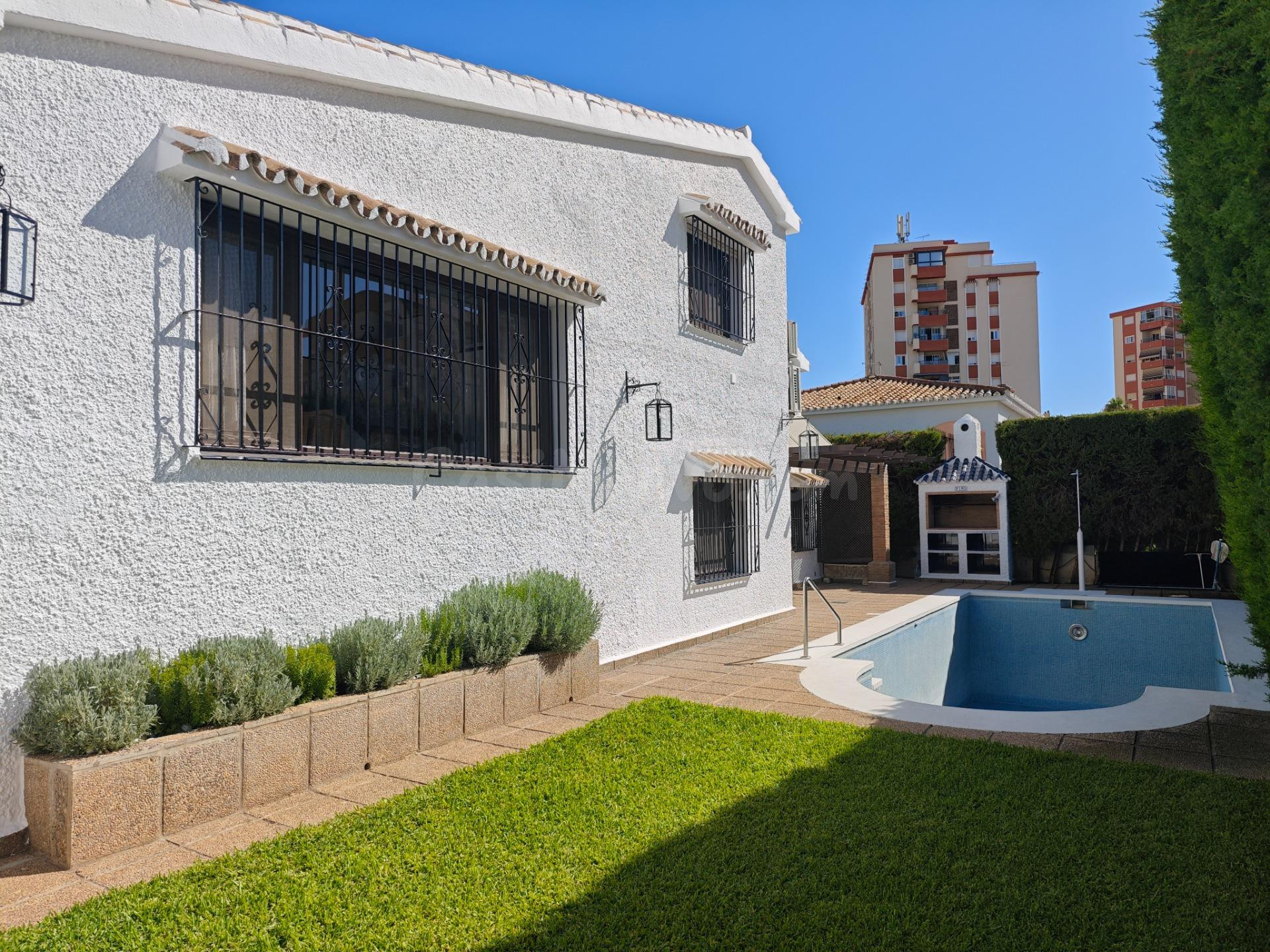 Magnifica villa situado en Fuengirola, en la zona Sohail.
