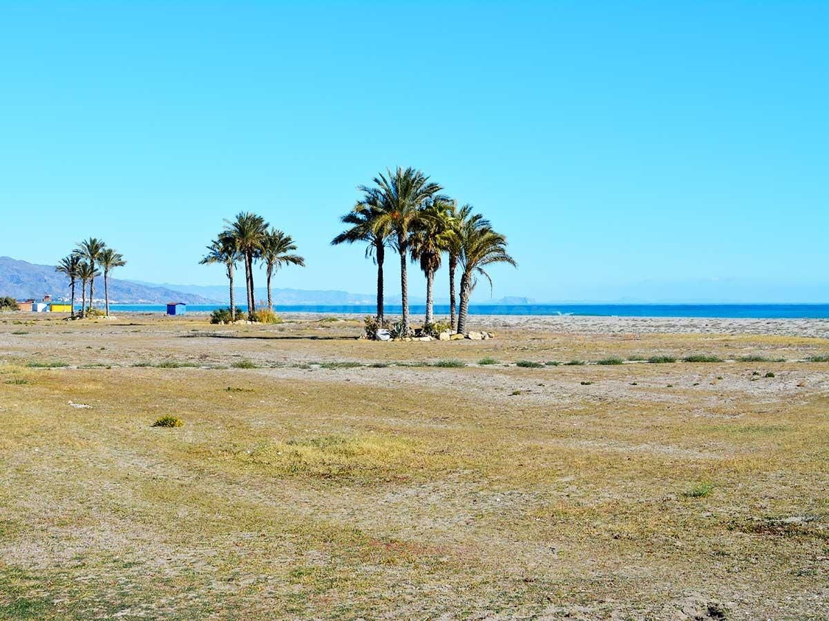 FANTÁSTICO CHALET A 100M DE LA PLAYA, EN LA ZONA DE PUERTO REY