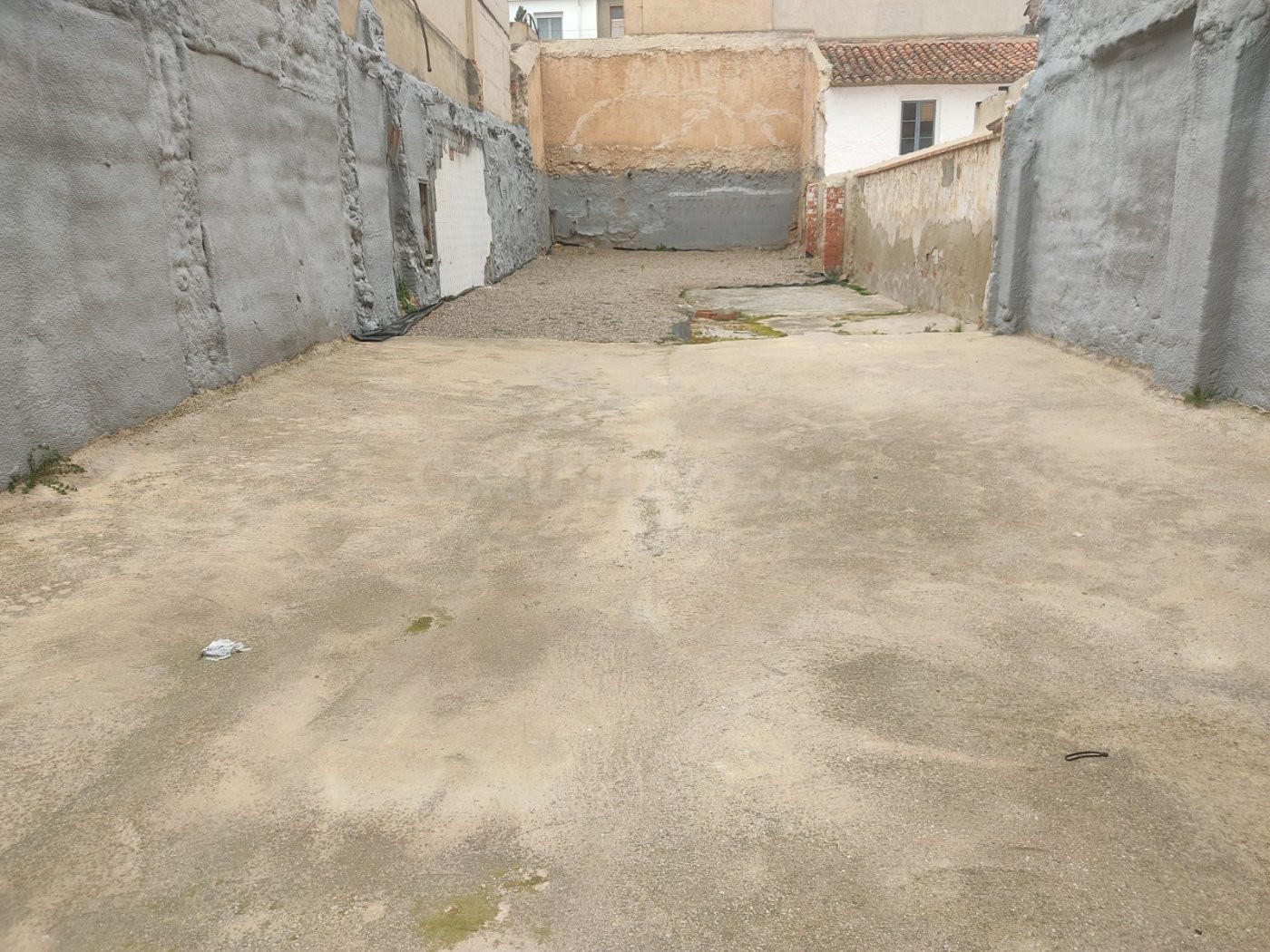 PARCELA DE 240 M2 EN EL BARRIO DE SAN ISIDRO