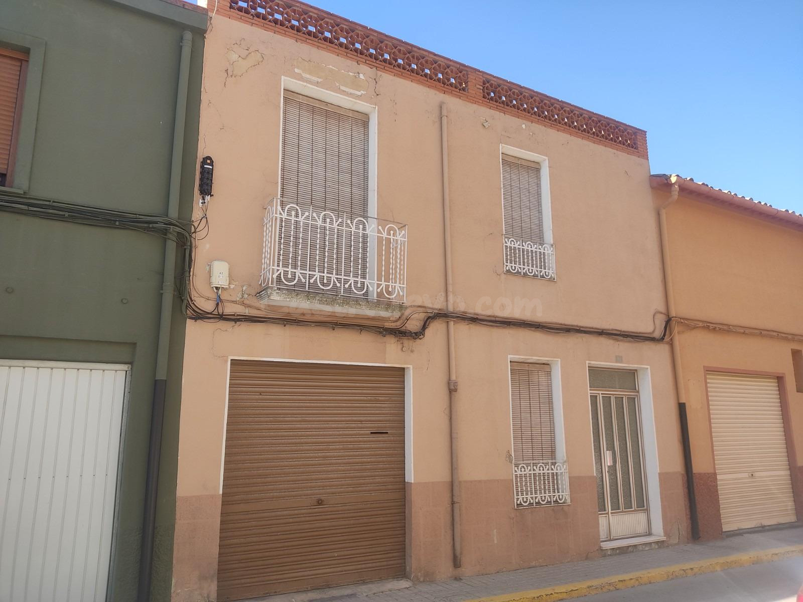 CASA CON MAGNIFICAS OPORTUNIDADES EN EL BARRIO DE SAN ISIDRO