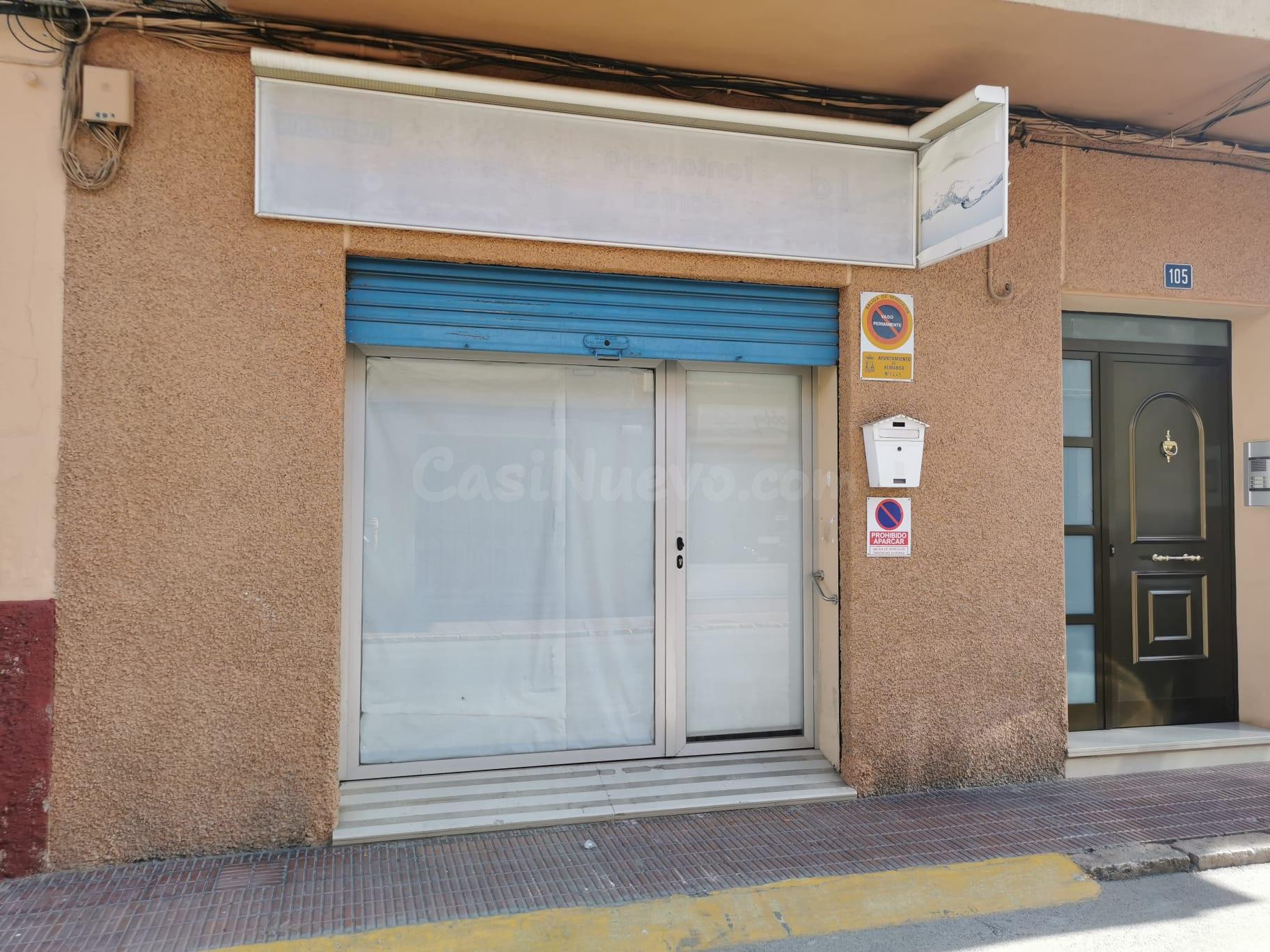 OPORTUNIDAD - LOCAL COMERCIAL DE 90 M2 ACONDICIONADO - DISPONE DE OFICINA