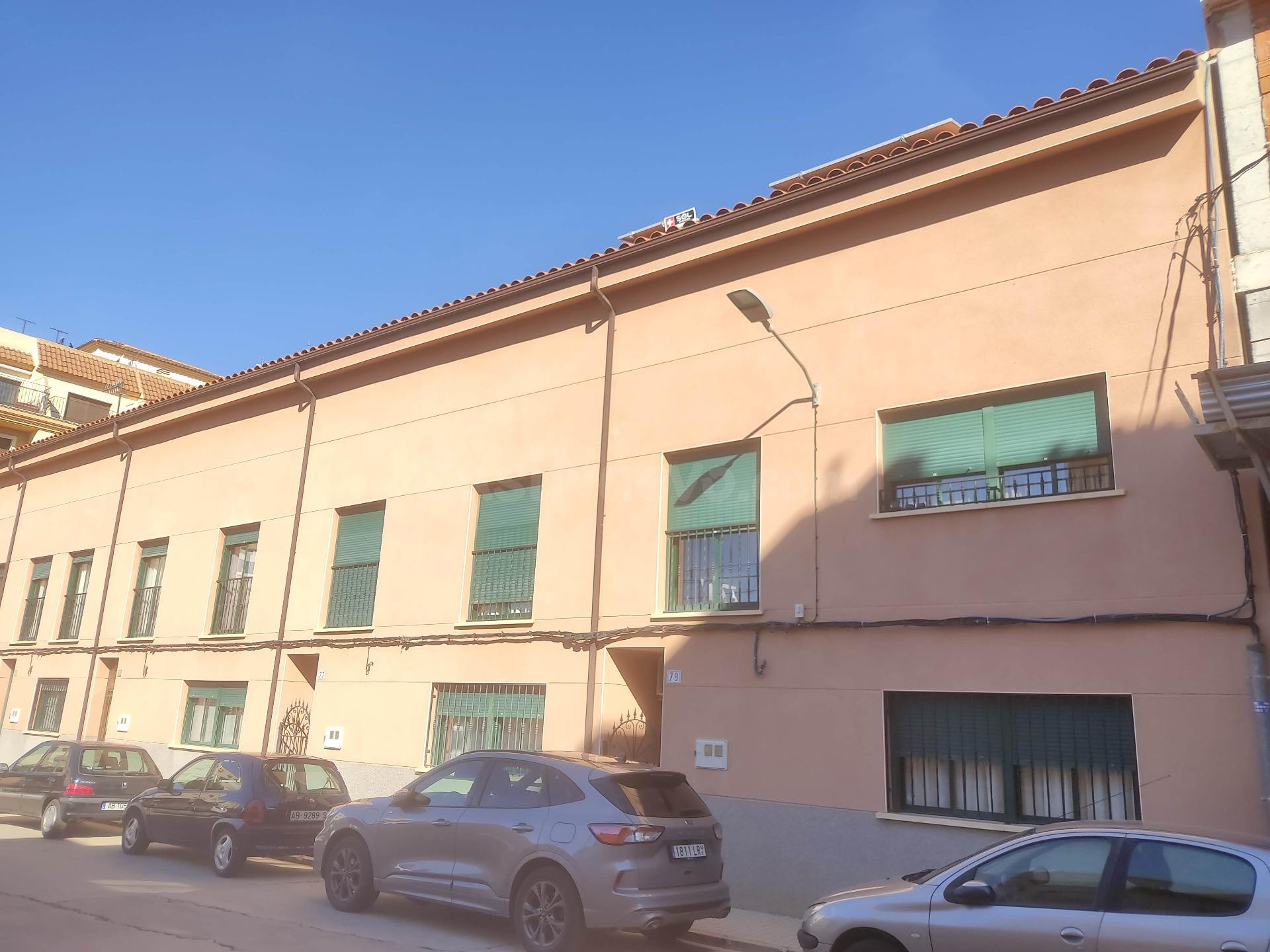 ESTUPENDA CASA CON DOS VIVIENDAS COMPLETAS DISTRIBUIDAS EN DOS PLANTAS