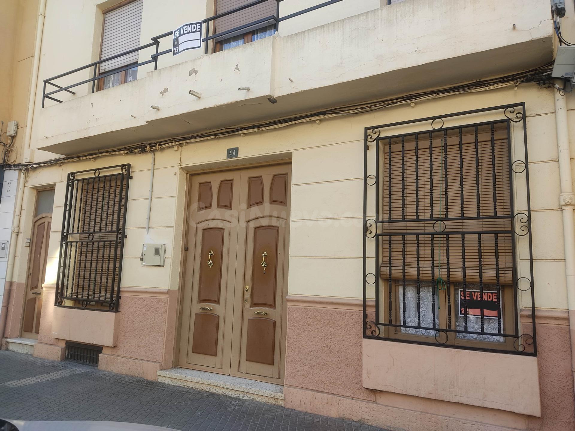 VIVIENDA EN PLANTA BAJA CON AMPLIO PATIO MUY CENTRICA