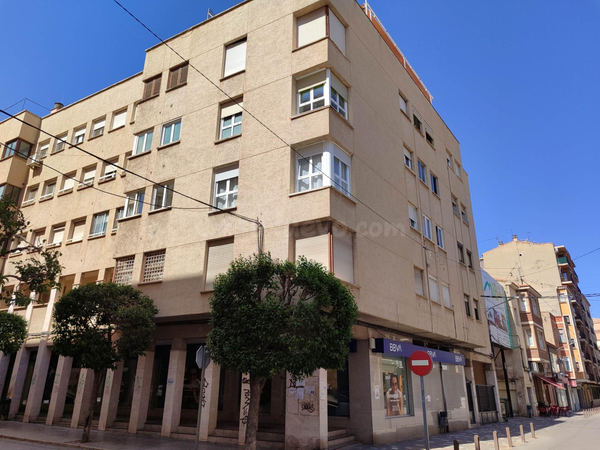 PISO PARA OFICINAS O DESPACHOS, CENTRICO Y ACONDICIONADO