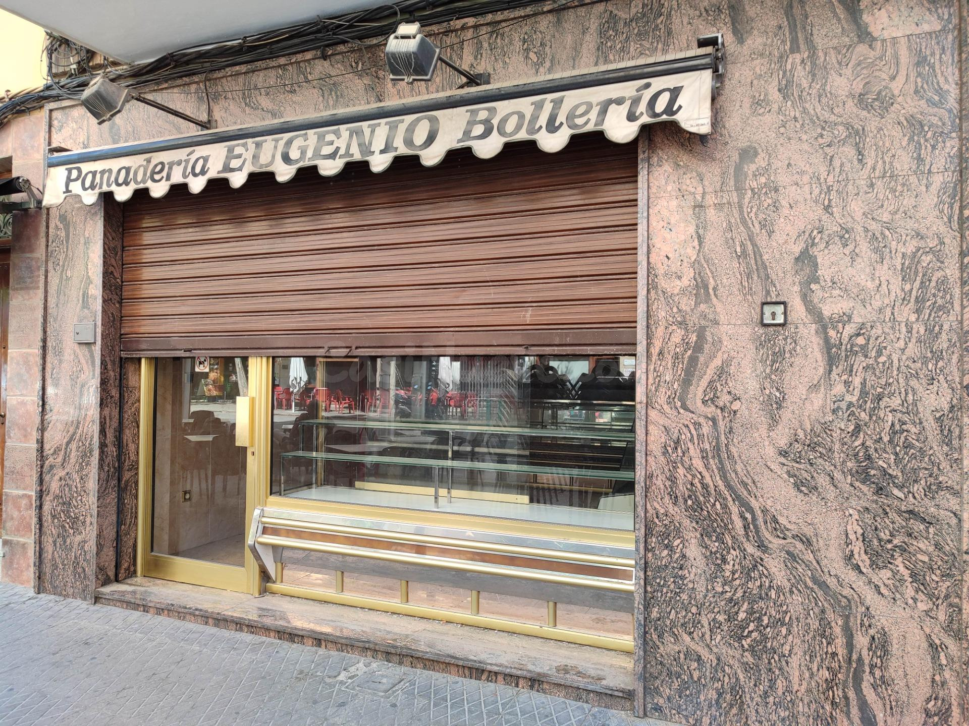 LOCAL COMERCIAL MUY CENTRICO  Y ACONDICIONADO
