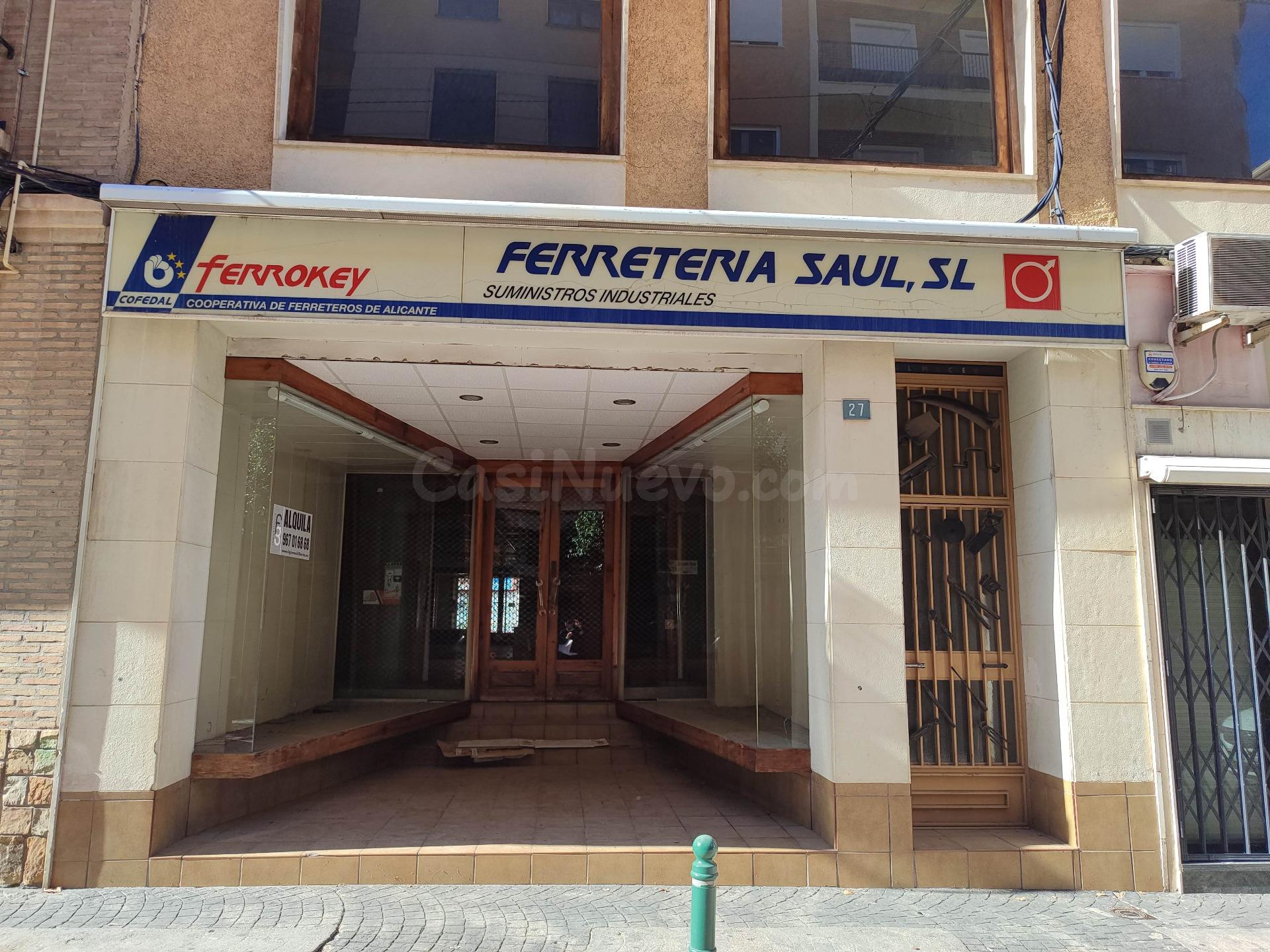 LOCAL COMERCIAL MUY CENTRICO CON ACCESO POR DOS CALLES