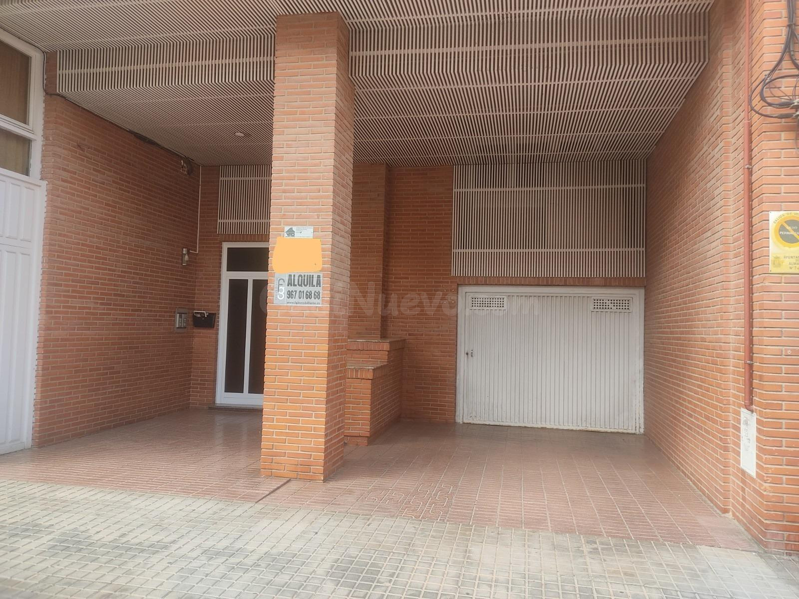 PLAZA DE GARAJE CON BUEN ACCESO PARA COCHE PEQUEÑO O MOTO