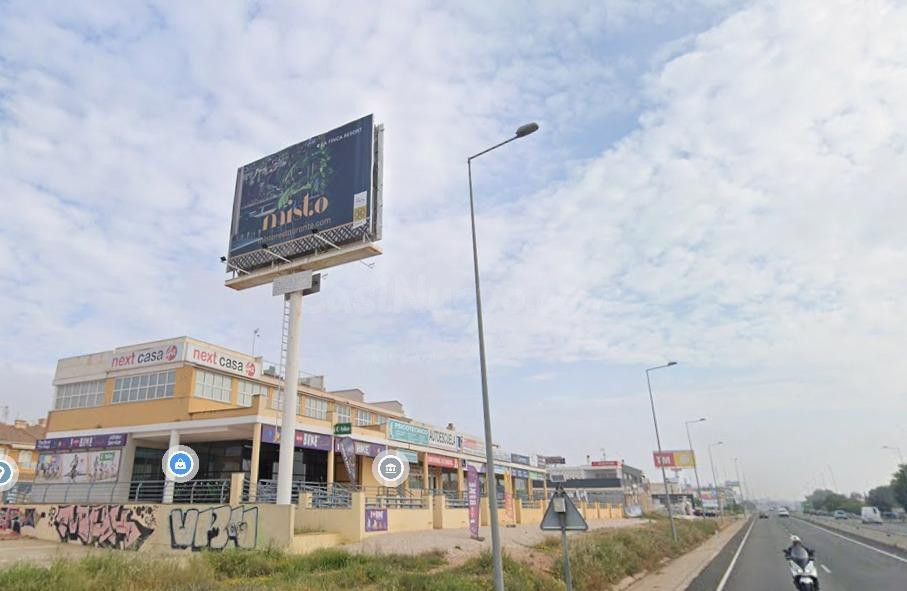 MONOPOSTE EN ALQUILER