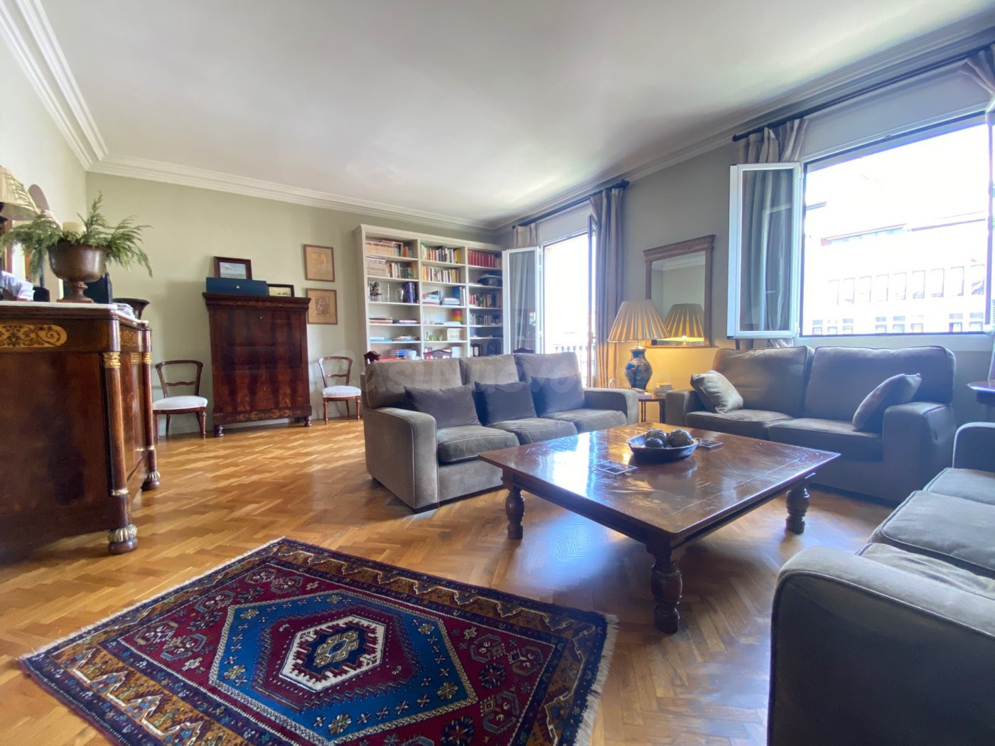 Majestuoso Piso de 225 m2 en ubicación ideal!