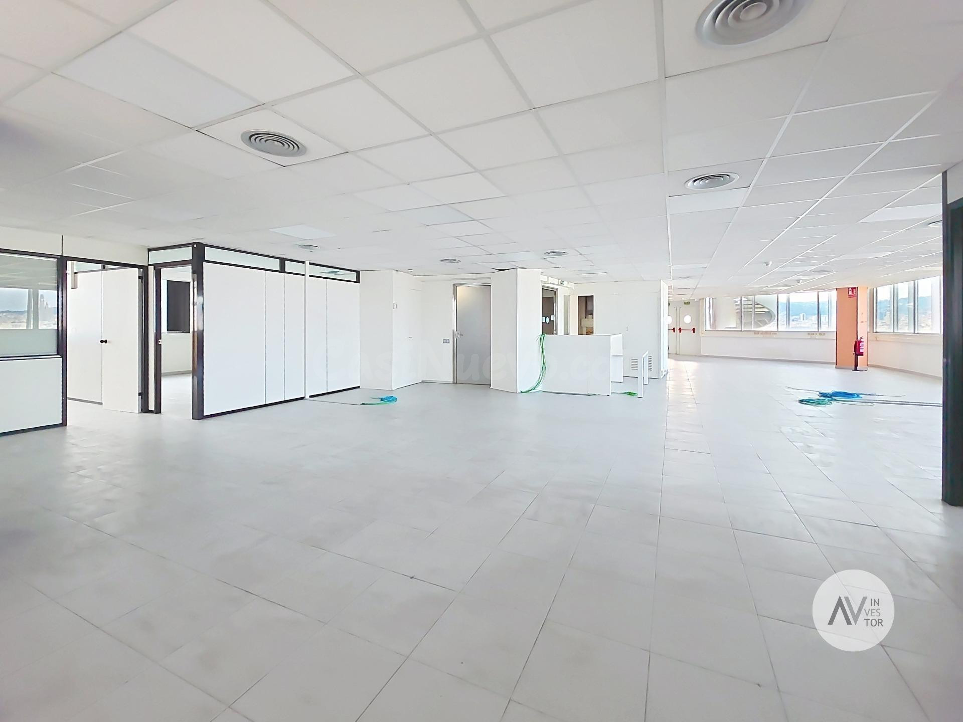Oficina en alquiler – 320 m2 en planta alta del Edificio Colón, Barcelona