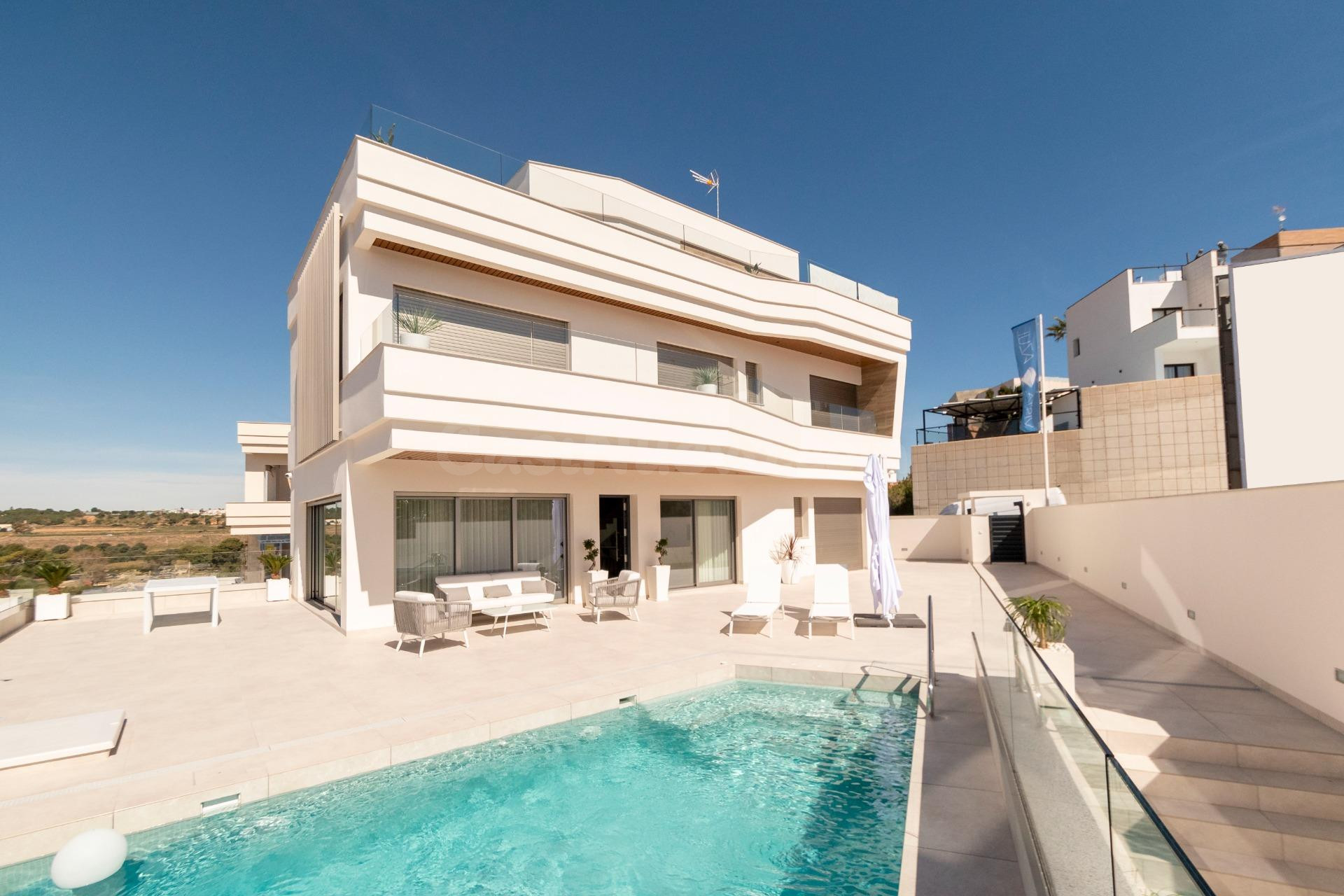 Vista Azul XXX Village Campoamor: Vida de lujo en el sur de Alicante