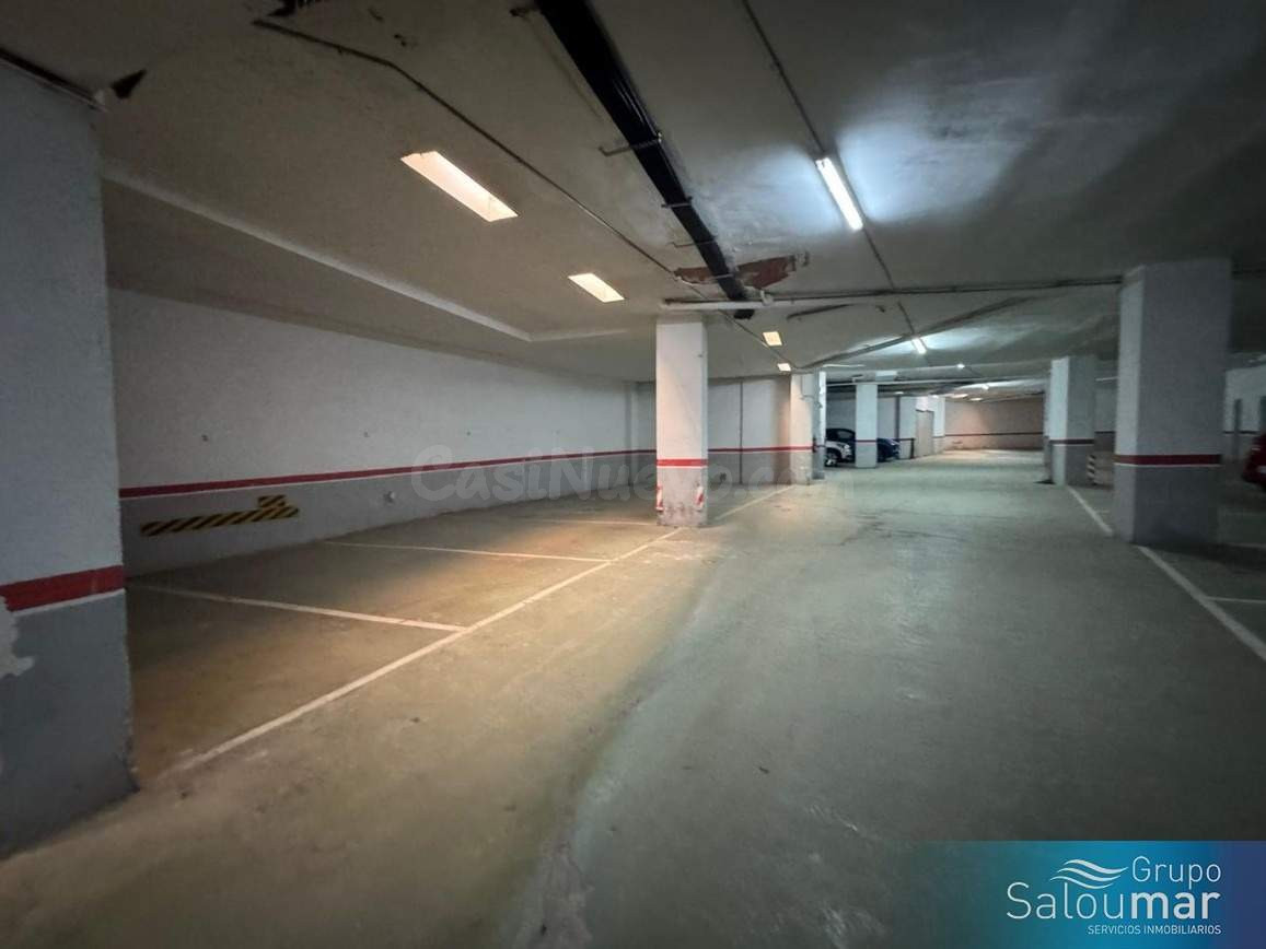 Plaza de parking - SALOU - zona turistica