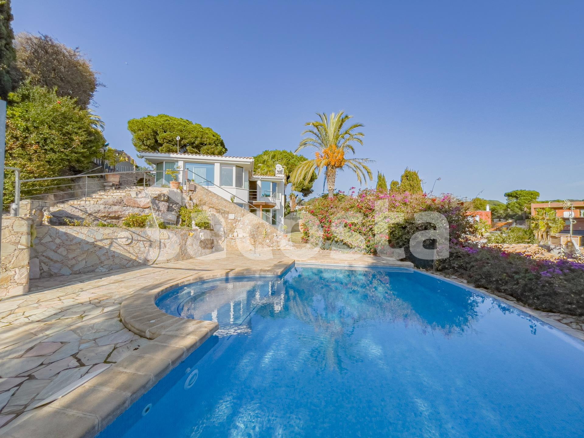 Espectacular Casa con Vistas al Mar en Lloret de Mar, zona La Montgoda