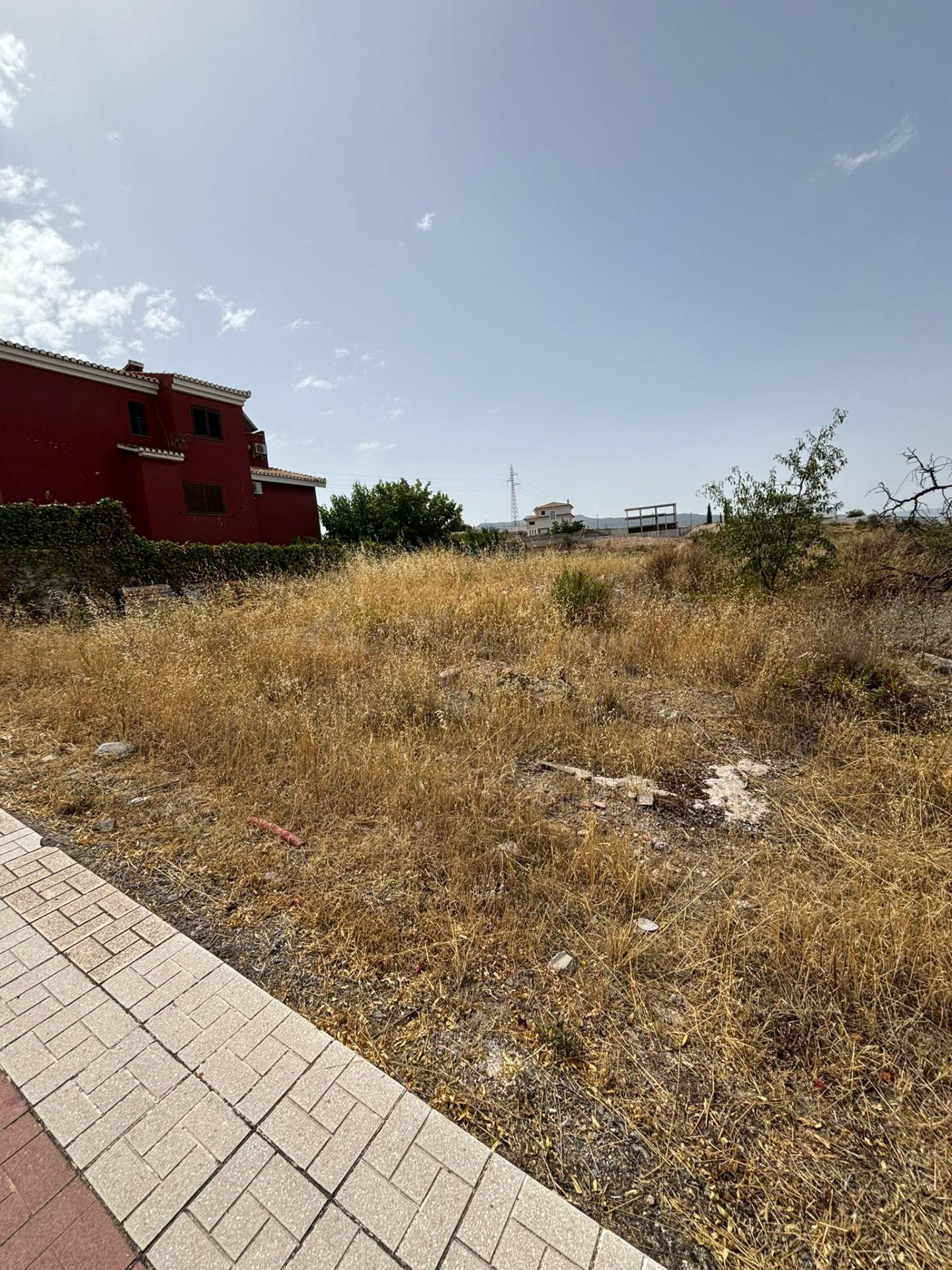 Venta de parcela en La Zubia.