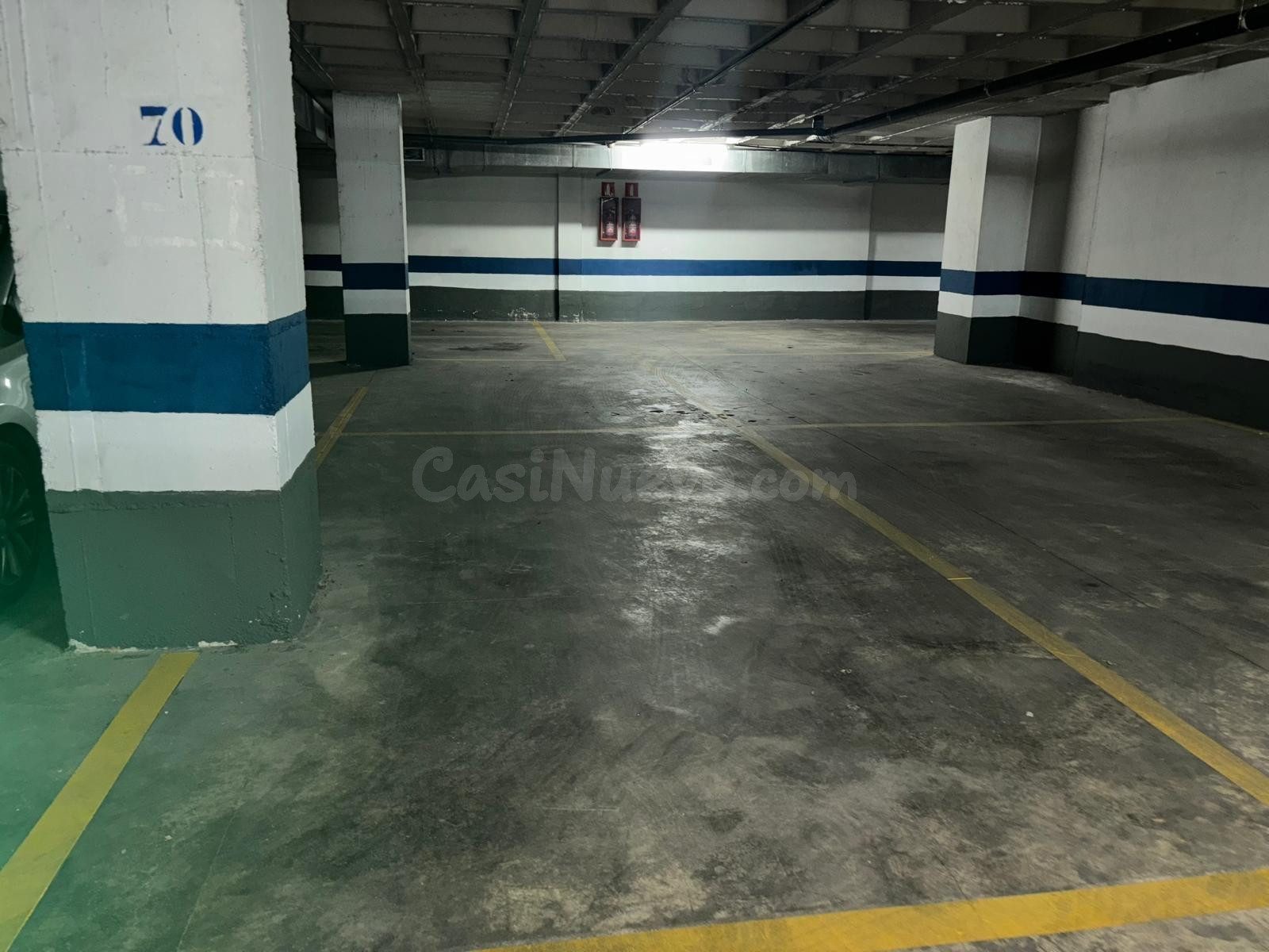 Plaza doble de garaje en venta – Av. Ramón y Cajal, Nervión (Sevilla)