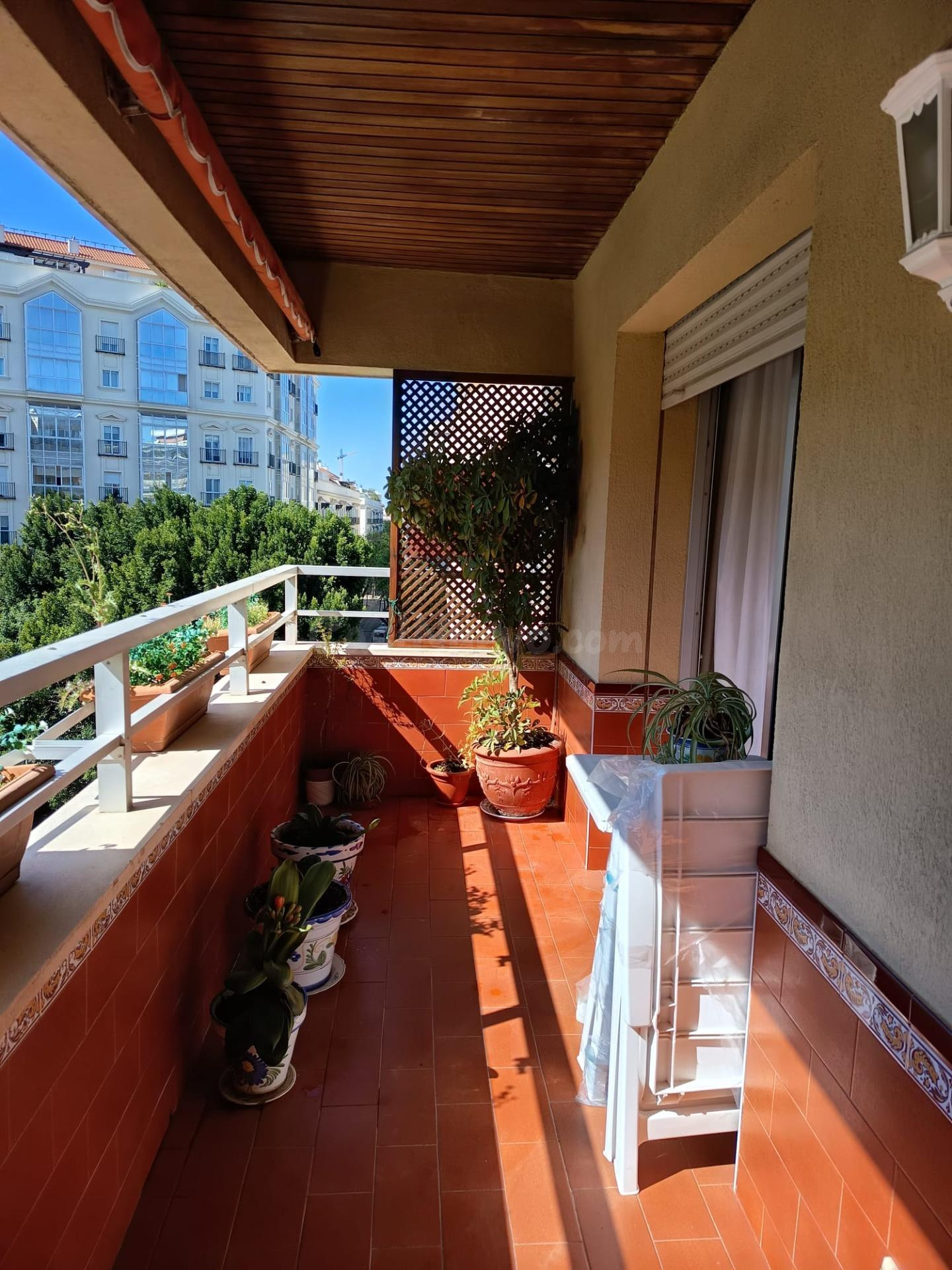 Amplio piso de un dormitorio con terraza en Plaza del Caballo.