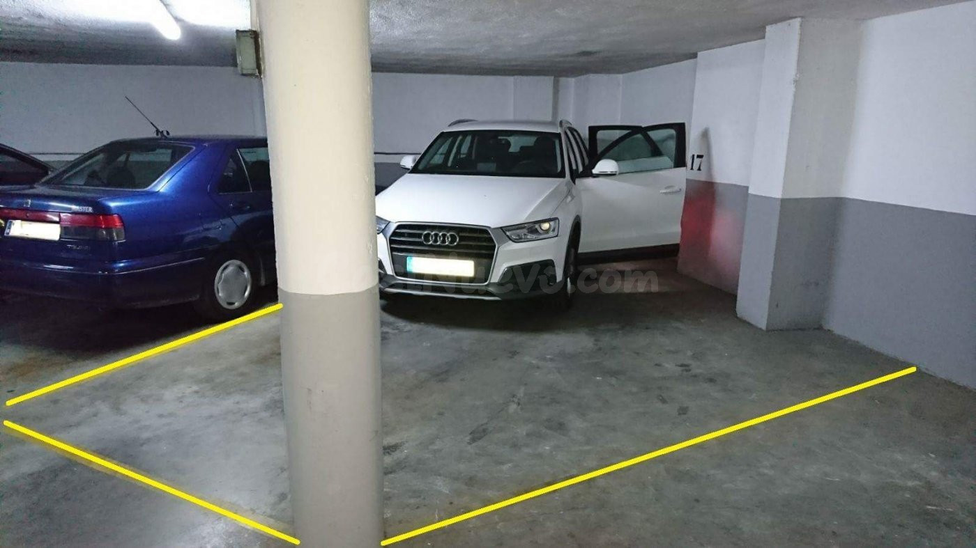 VENTA AMPLIA PLAZA DE GARAJE JUDIZMENDI PARA DOS VEHICULOS