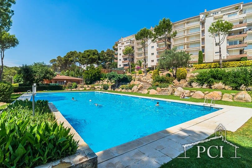 Apartamento en 4" planta con bonitas vistas a montaña/Ascensor/Piscina comunitaria
