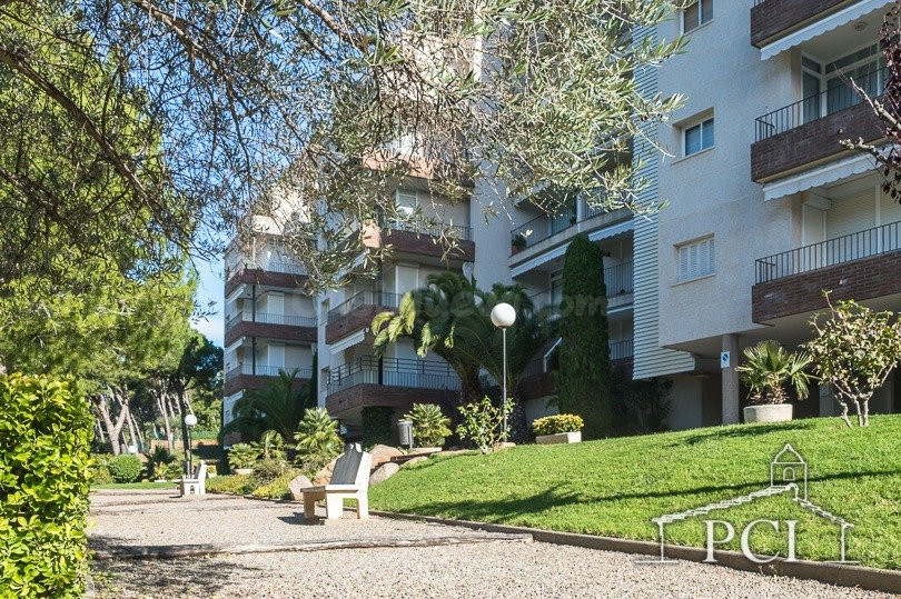 Apartamento en 4" planta con bonitas vistas a montaña/Ascens - foto 2