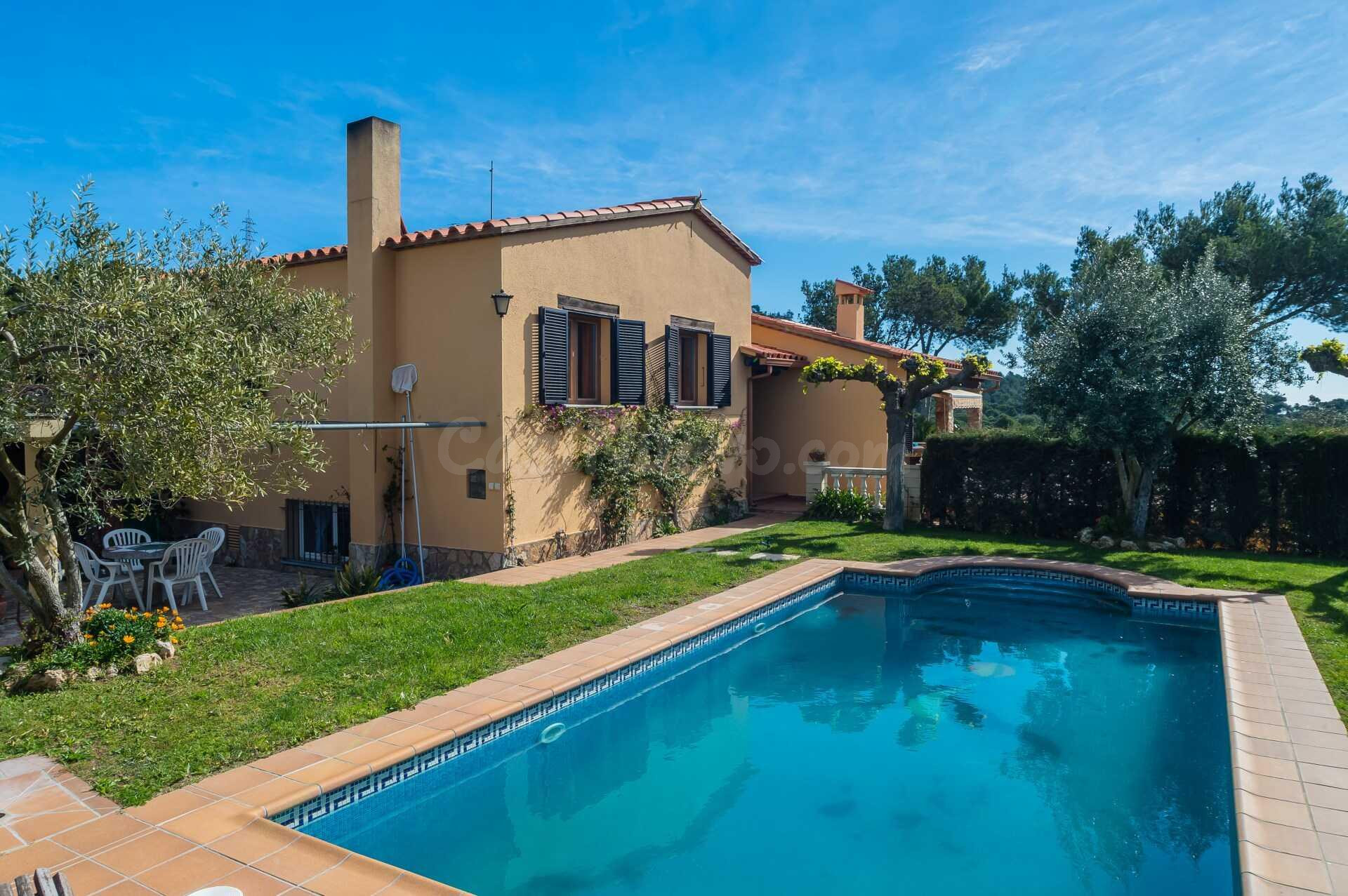 Begur - Chalet con una gran parcela de 1395 m2 y piscina privada