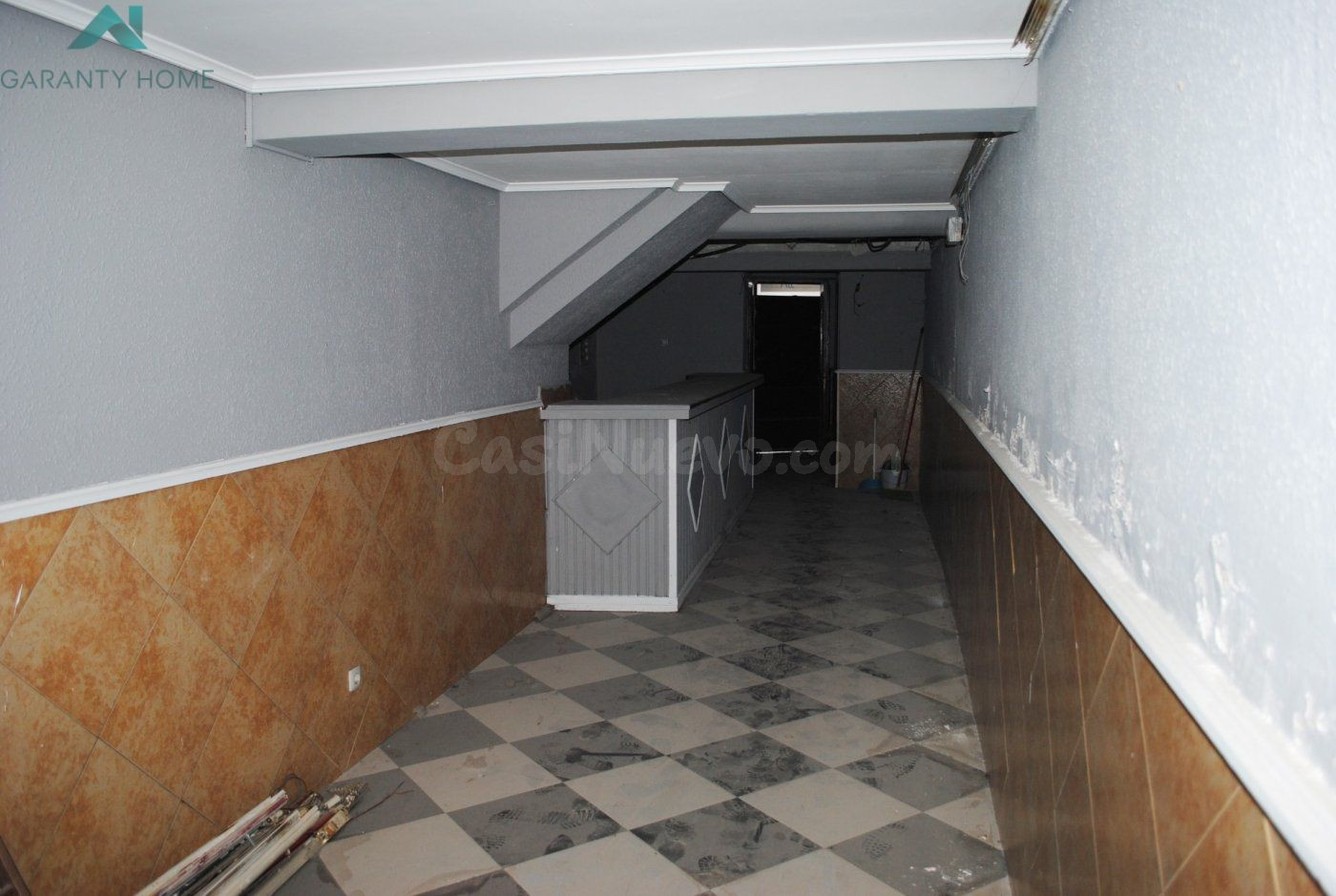 Se alquila local comercial en Ampuero