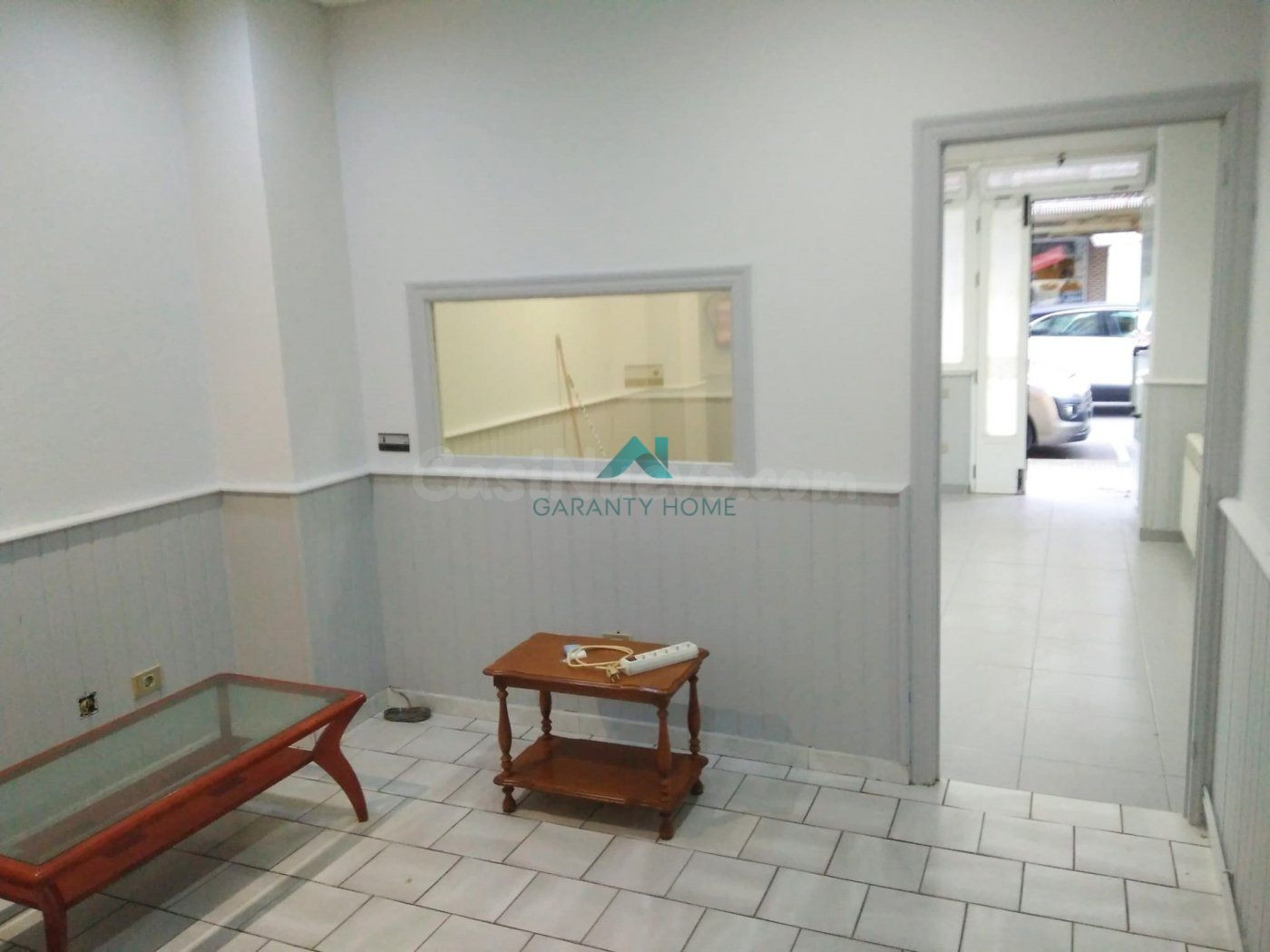 Se alquila local comercial en Colindres