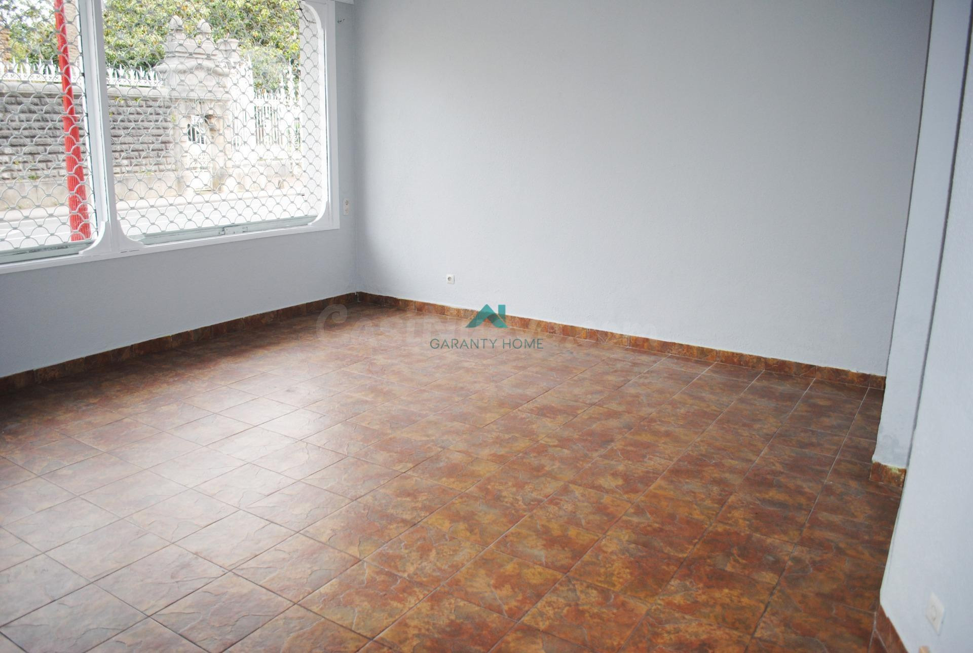 Se alquila local comercial en Ampuero