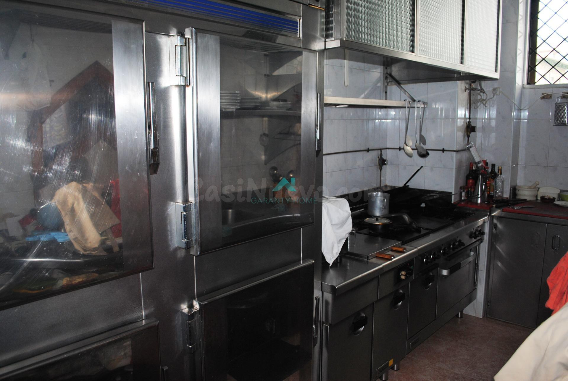 Se vende local preparado como restaurante en Ampuero