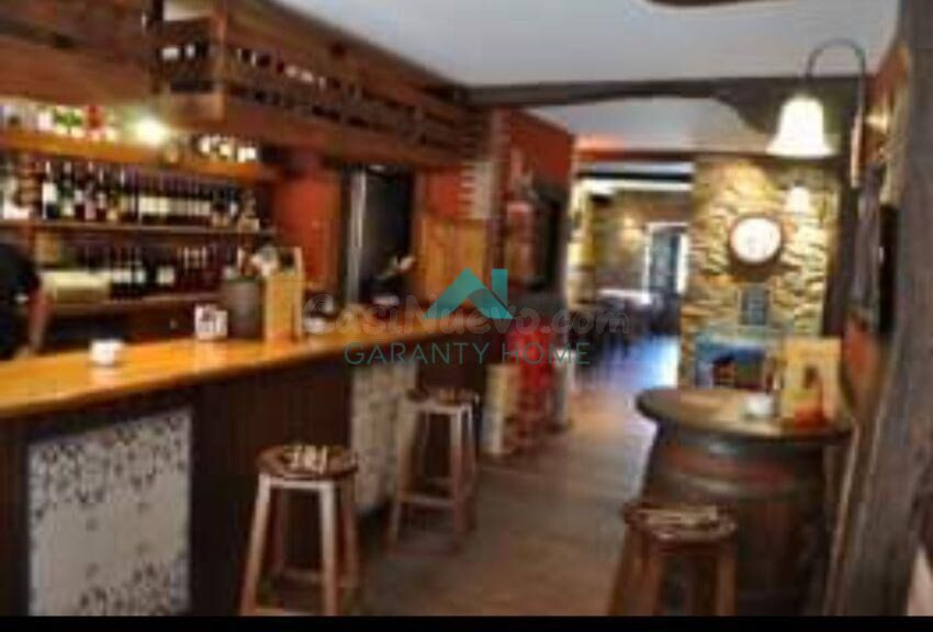 Se vende bar en funcionamiento en Laredo