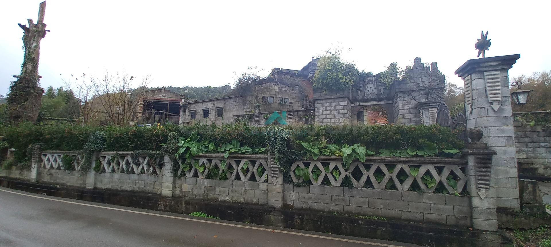 Se vende chalet con terreno