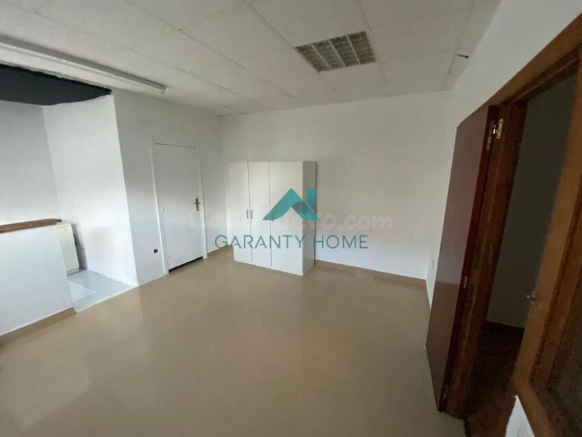 Se vende local comercial en Gibaja