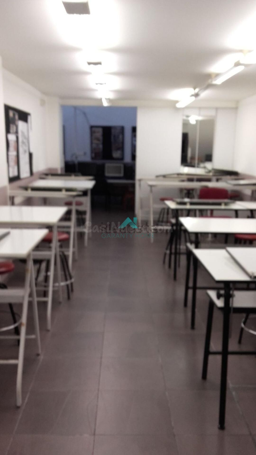 Se vende local en Santander