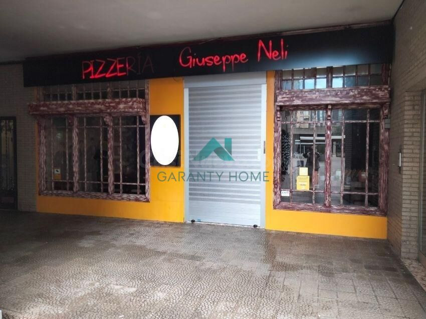 Se vende local comercial en Santander
