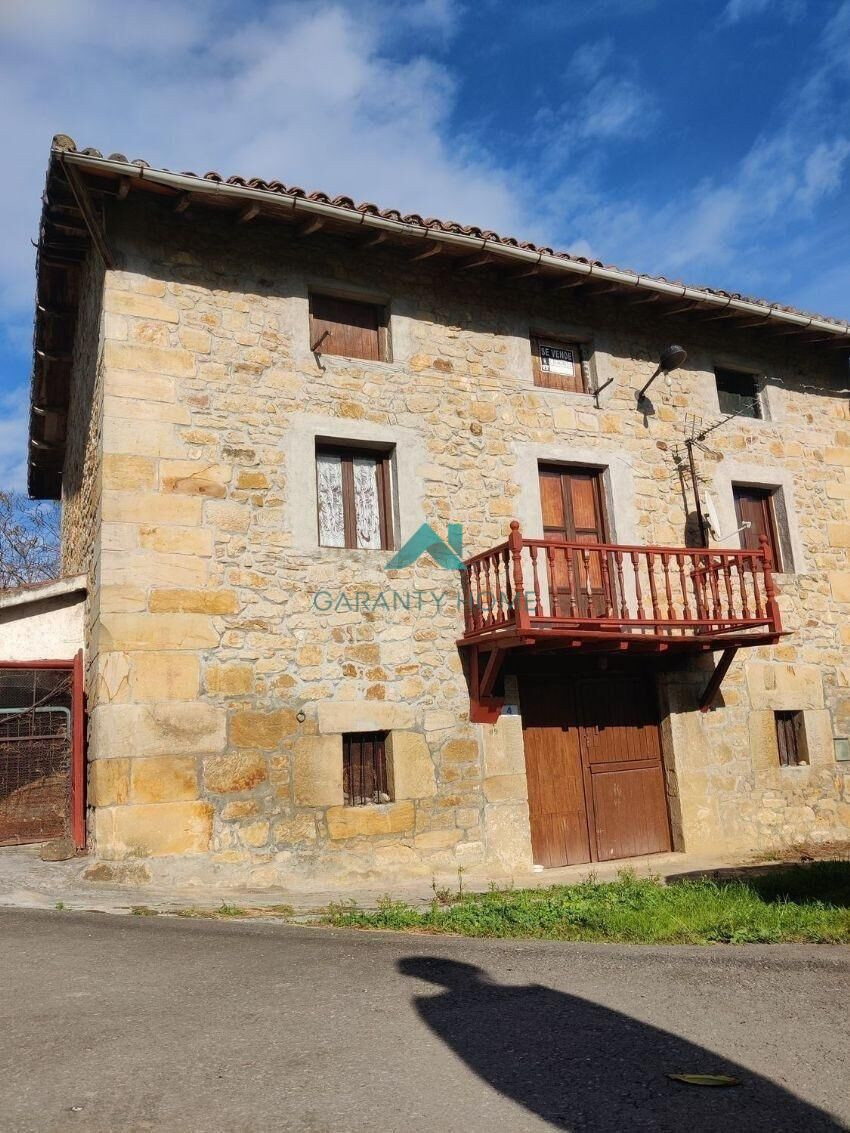 Se vende casa de pueblo en Bárcena de Cicero