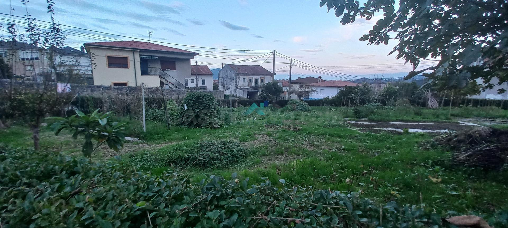 Se vende terreno urbano en Treto