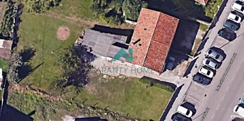 Se vende casa pareada con terreno en Torrelavega