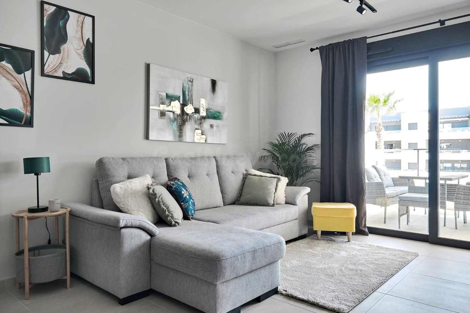 Apartamento moderno con licencia turística en Playa Flamenca: 3 hab, 2 baños, piscina - foto 3