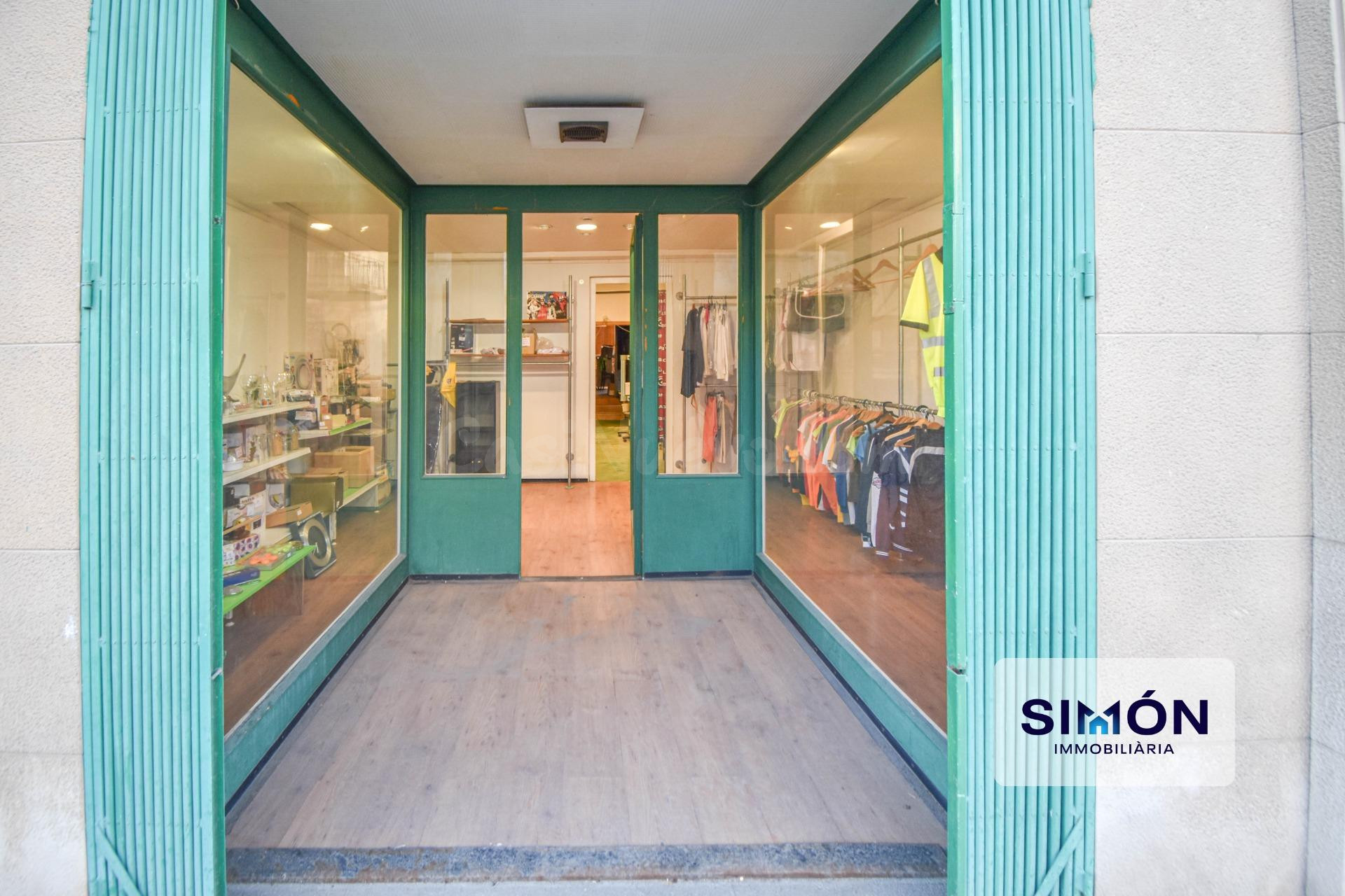 Magnífico local de 60m2 en Avinguda de la Pau de Calaf