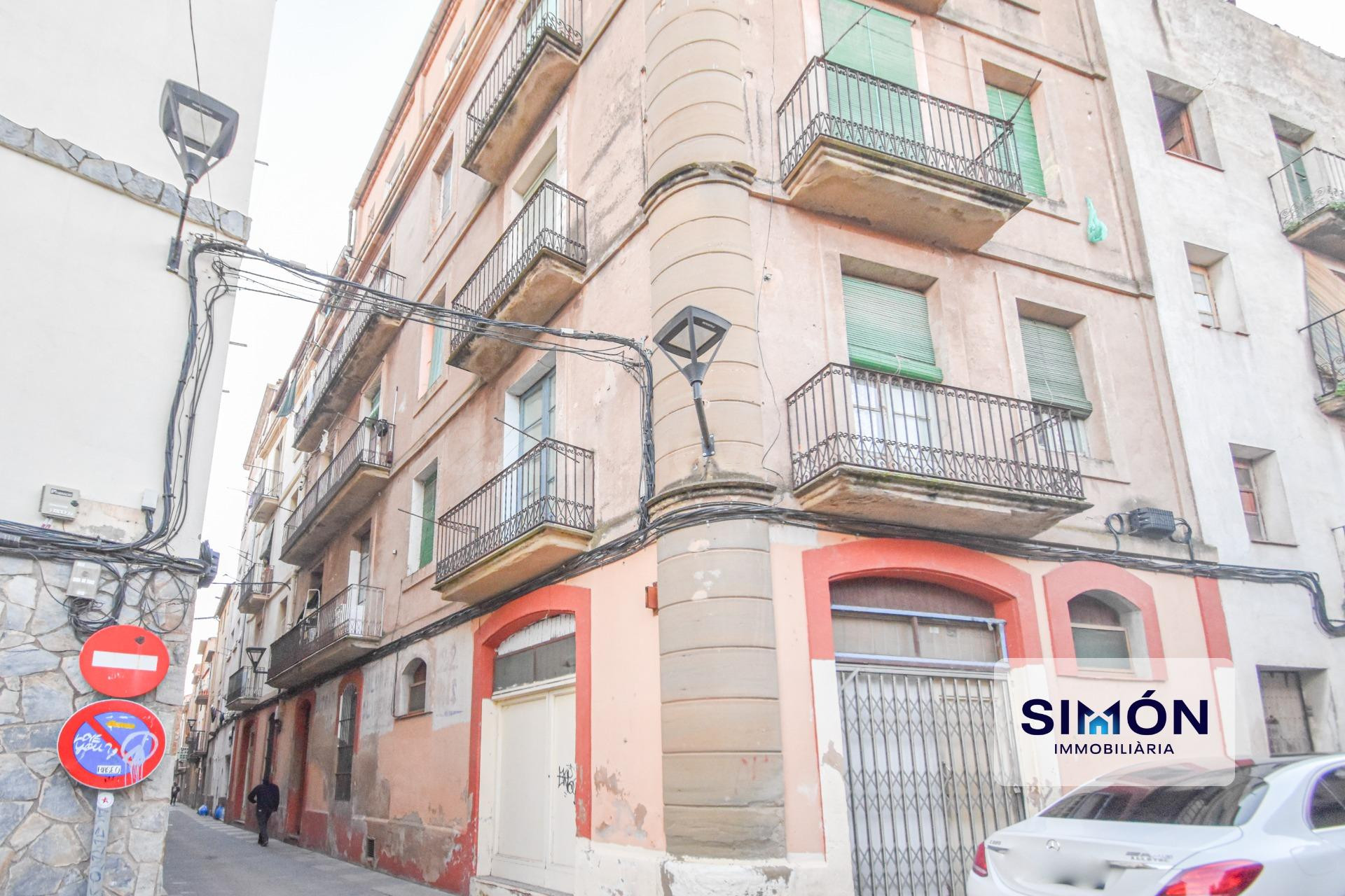 ¡Edificio de 629 m2 para inversores, alquilado en el centro  - foto 3