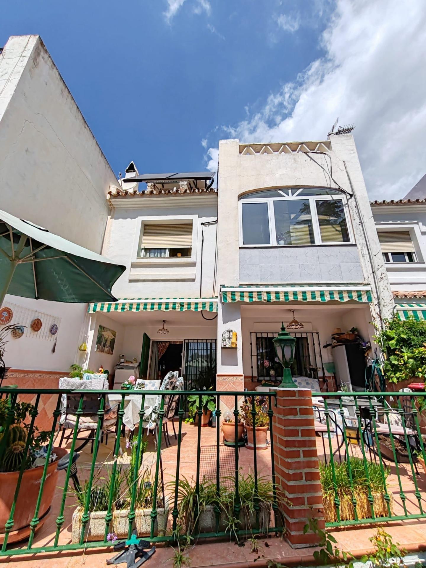 ¡Oportunidad única en La Casita Colorada, Mijas! Adosado de 3 dormitorios y 2 baños