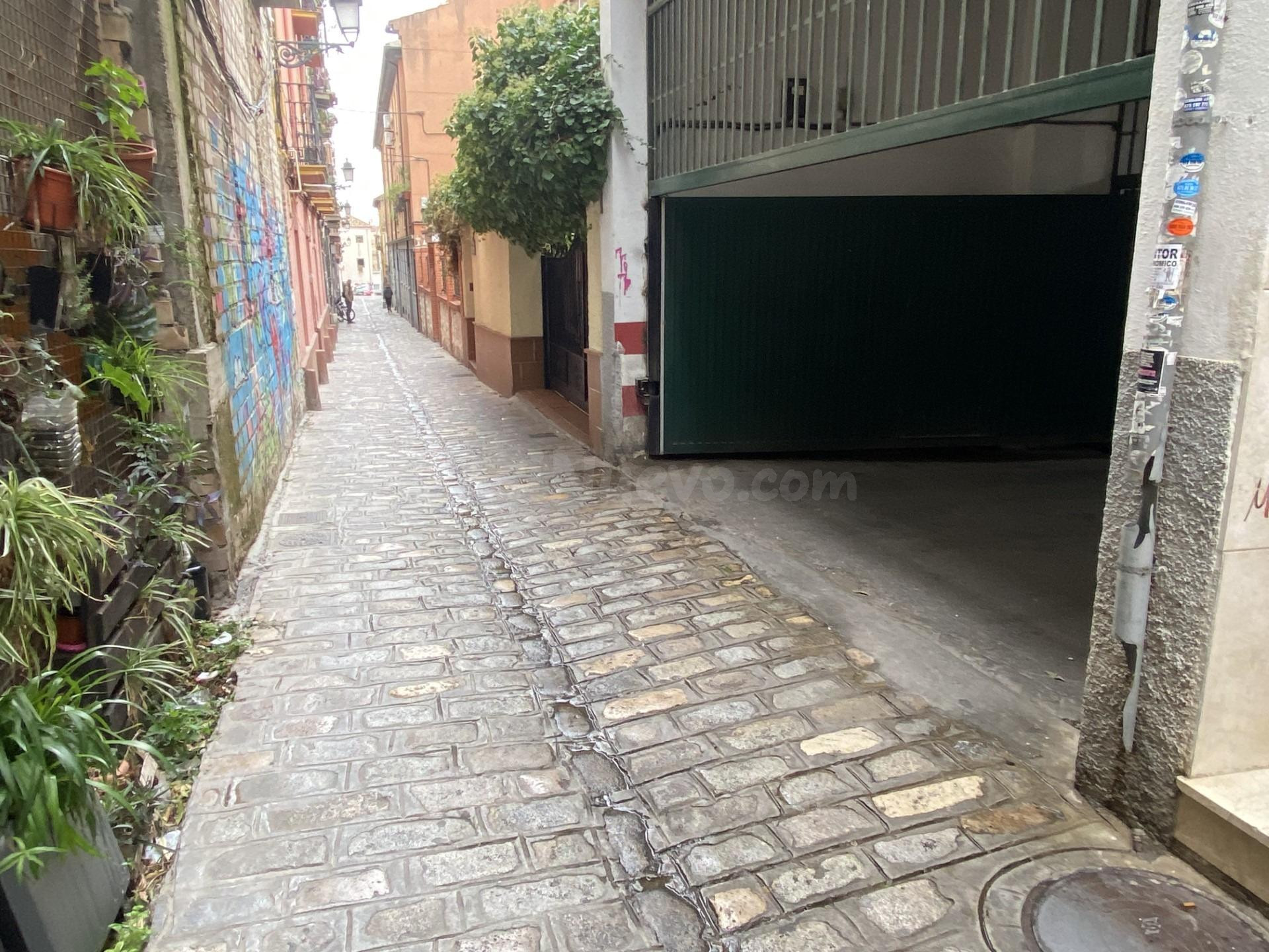 PLAZA DE GARAJE EN EL BARRIO DEL REALEJO