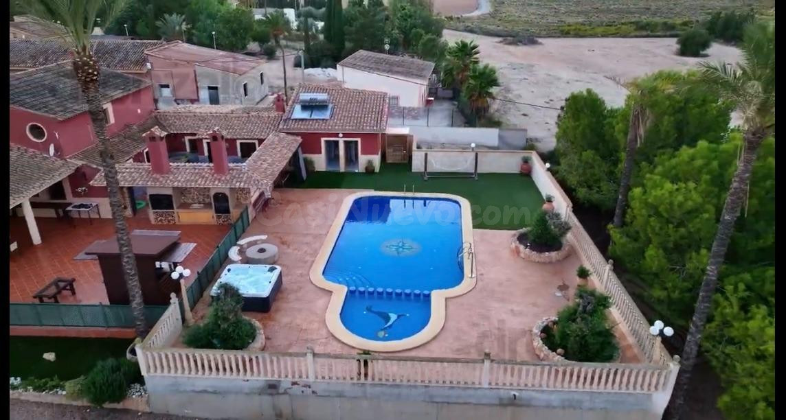 ESPECTACULAR CHALET EN MAZARRÓN