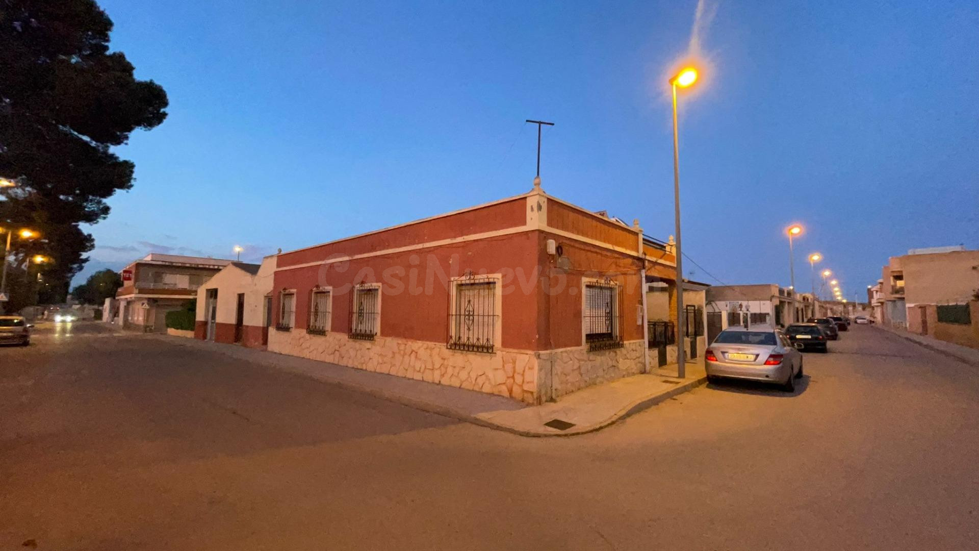 SE VENDE CASA DE PLANTA BAJA CON GRAN PARCELA EN LA ALJORRA, CARTAGENA