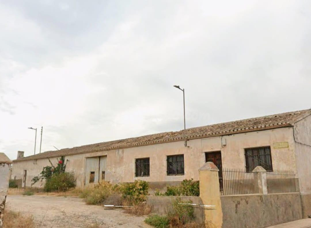 SE VENDE PARCELA DE TERRENO URBANO + PARCELA SECANO + GRAN CASA