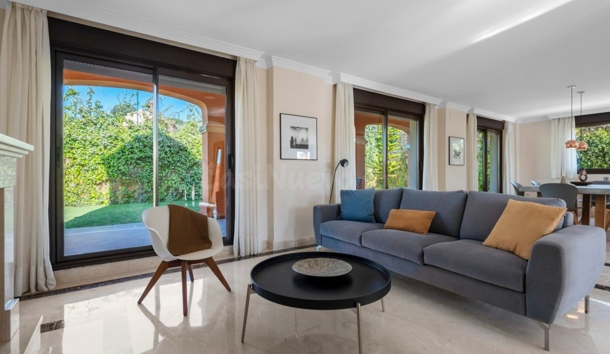 Venta de villas de lujo y pareados en Estepona.