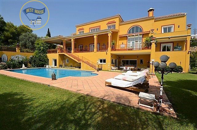 ESPECTACULAR VILLA ANDALUZA DE LUJO, MARBELLA
