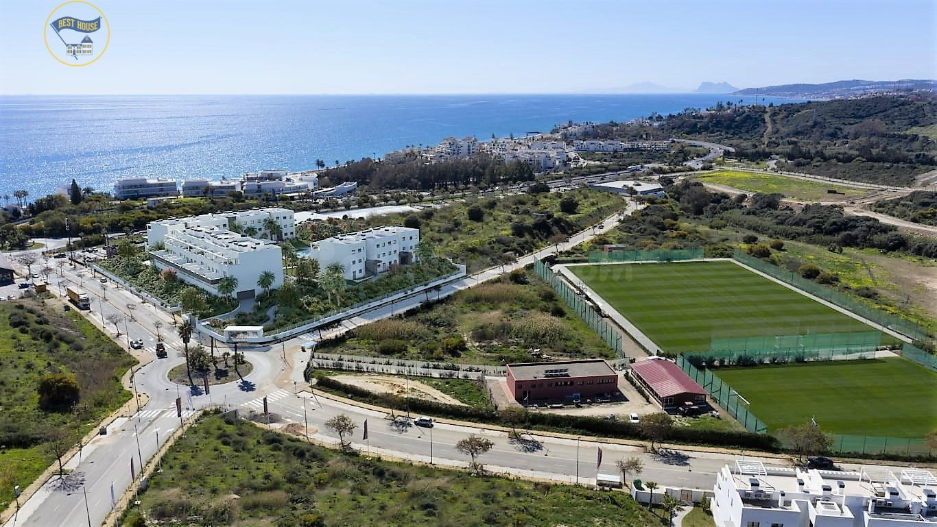 EXCELENTES PISOS DE 2 Y 3 DORMITORIOS, OBRA NUEVA - ESTEPONA