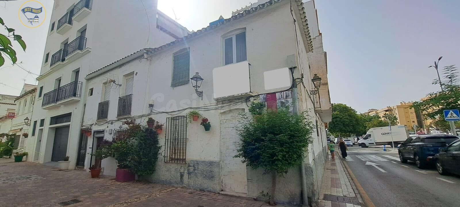 Venta de edificio para reformar en Estepona