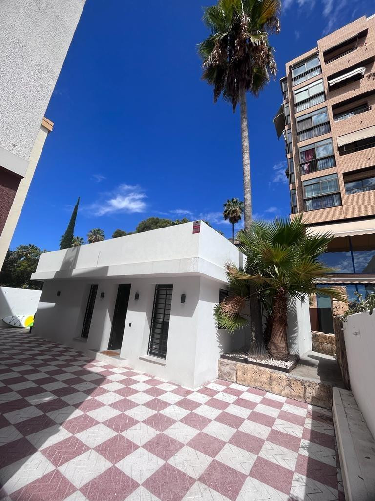 Casa independiente reformada completamente en el centro de Marbella