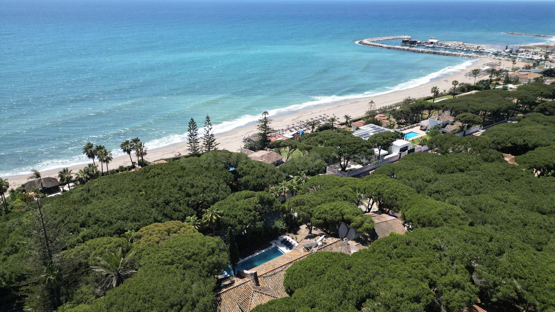 Espectacular Villa con vistas al mar en Cabopino Marbella